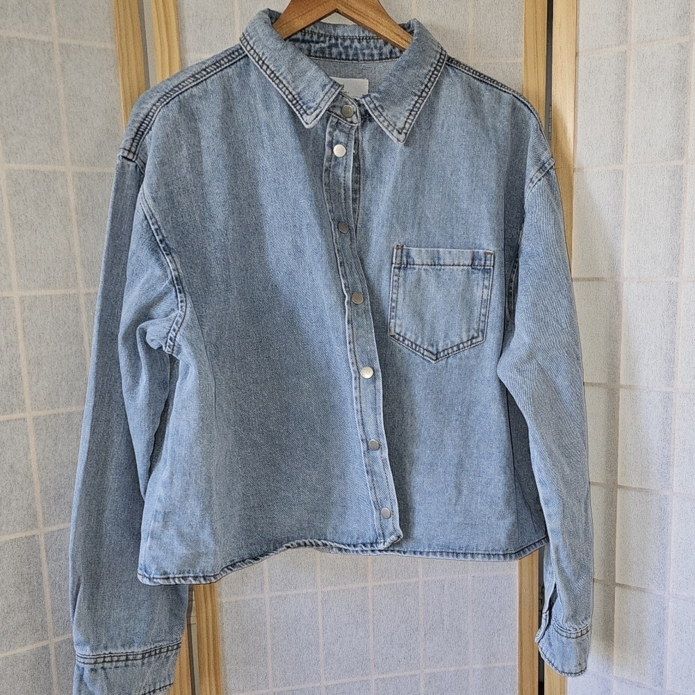 Thread and Supply Cropped Denim Shirt - Picture 2 of 6